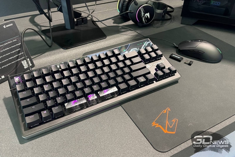 Gigabyte представила флагманскую клавиатуру Aorus K10 Infinity с OLED-экраном и быструю мышь M10 Infinity