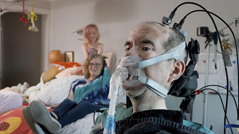 ИИ и нейроинтерфейс вернули парализованному пациенту речь и работу