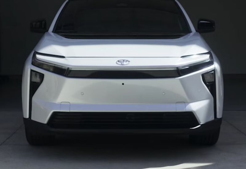 Королева без бензоколонки: у Toyota четвёртый месяц подряд падают продажи машин с ДВС, зато спрос на электромобили взлетел на&nbsp;170 %