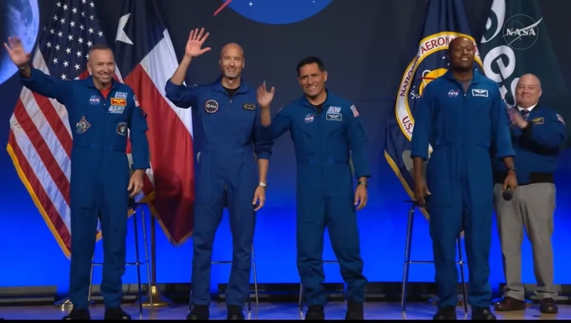 NASA представило экипаж луной миссии Artemis 3, но до Луны он не доберётся