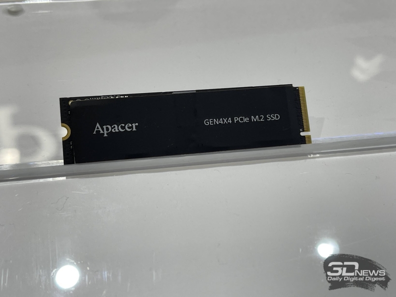 Репортаж со стенда Apacer на Computex 2026: память DDR5-9200, скоростные SSD с вентиляторами и не только