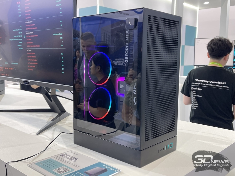 Репортаж со стенда DeepCool на Computex 2026: беспроводные вентиляторы, кулеры с экранами и блоки питания до 3200 Вт
