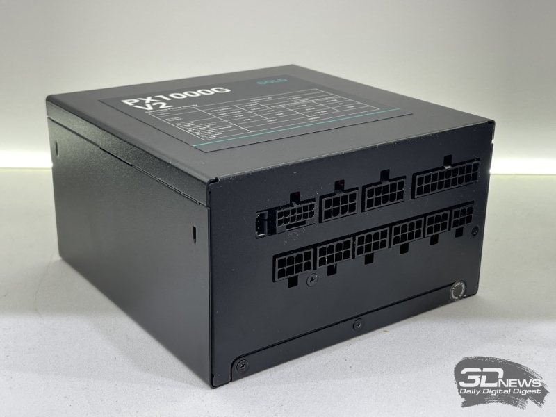Репортаж со стенда DeepCool на Computex 2026: беспроводные вентиляторы, кулеры с экранами и блоки питания до 3200 Вт