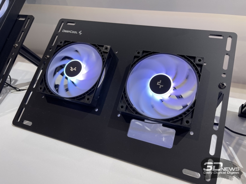 Репортаж со стенда DeepCool на Computex 2026: беспроводные вентиляторы, кулеры с экранами и блоки питания до 3200 Вт