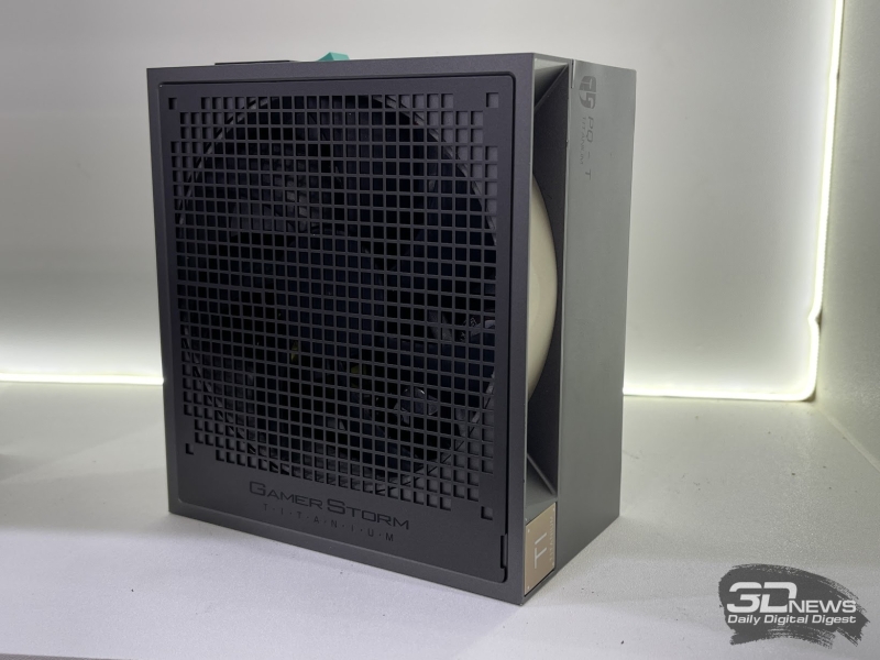 Репортаж со стенда DeepCool на Computex 2026: беспроводные вентиляторы, кулеры с экранами и блоки питания до 3200 Вт