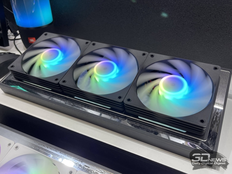 Репортаж со стенда Zalman на Computex 2026: «гоночные» кулеры, корпуса с экранами и блок питания на 3000 Вт