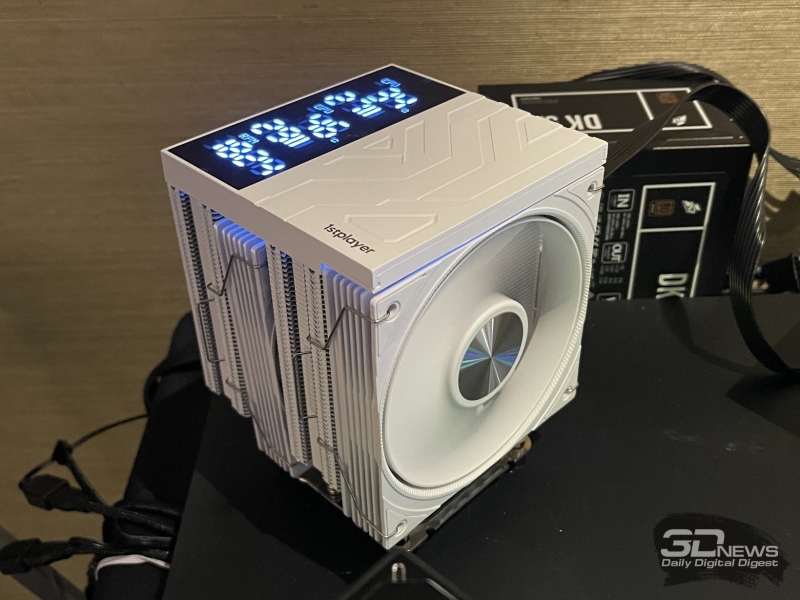 Репортаж со стенда&nbsp;1stPlayer на Computex 2026: панорамные корпуса,&nbsp;СЖО и кулеры с экранами и компактные, но мощные блоки питания