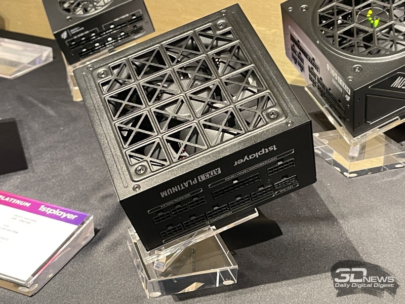 Репортаж со стенда&nbsp;1stPlayer на Computex 2026: панорамные корпуса,&nbsp;СЖО и кулеры с экранами и компактные, но мощные блоки питания