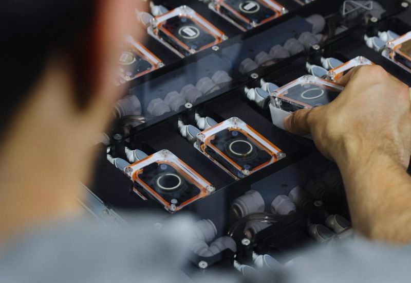 Samsung в следующем году запустит производство 4-нм чипов для мозговых имплантов Neuralink