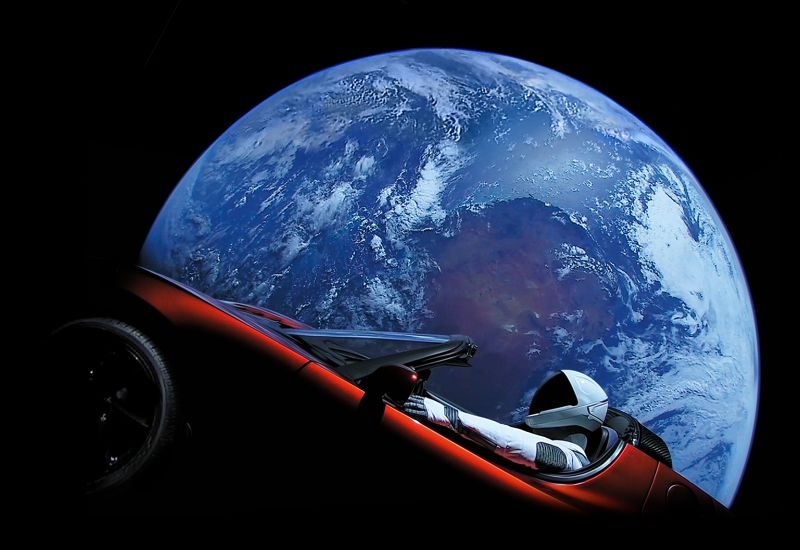 Tesla не теряет надежды наделить Roadster реактивной тягой и откладывает демонстрацию до августа как минимум