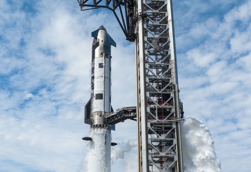 Акции SpaceX вошли в индекс Nasdaq 100 &mdash; аналитики рекомендуют их к покупке почти единогласно
