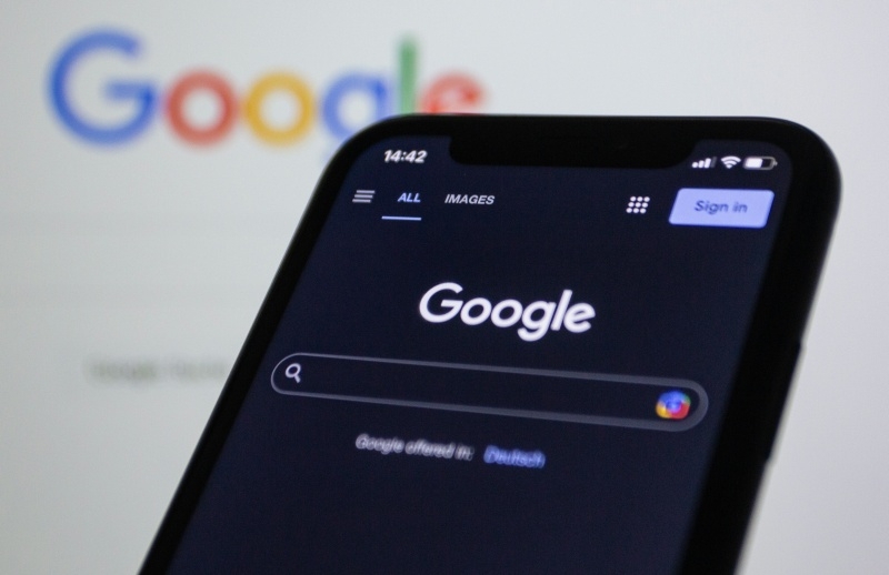 Google доигралась: ИИ-поиск убивает трафик крупнейших СМИ &mdash; они готовы отключить поискового бота