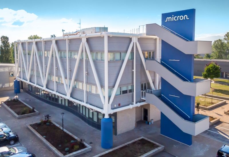 Илон Маск признался, что Micron выделила Tesla существенные объёмы микросхем памяти