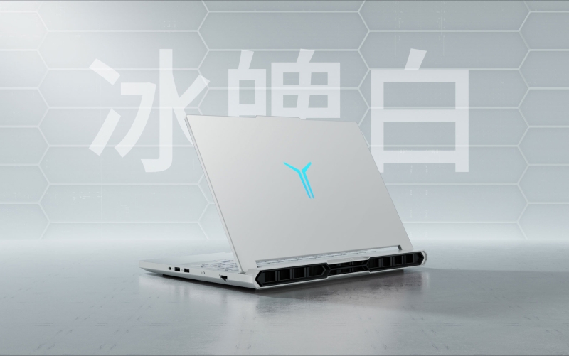 Lenovo выпустила первый в мире ноутбук с OLED-экраном, изготовленным методом струйной печати