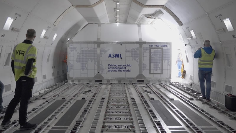 На фоне ИИ-бума ASML выдаст всем работникам премии в виде акций на сумму 20 тысяч евро