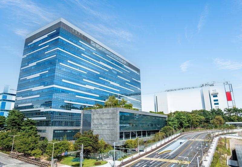 Samsung Electronics ускорит как минимум на год запуск предприятия по производству памяти в Йонъине