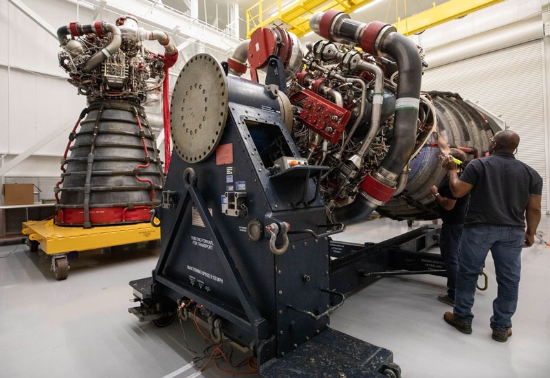 В NASA начали собирать лунную ракету для миссии Artemis III &mdash; но до Луны она не долетит
