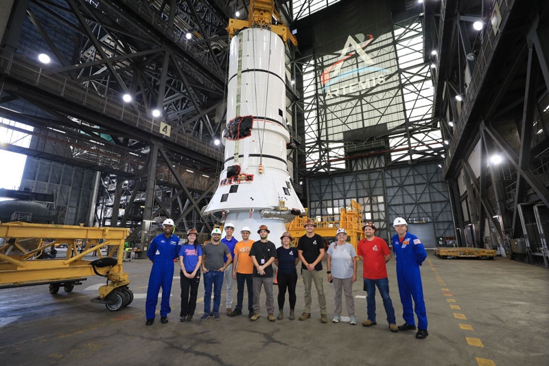 В NASA начали собирать лунную ракету для миссии Artemis III &mdash; но до Луны она не долетит