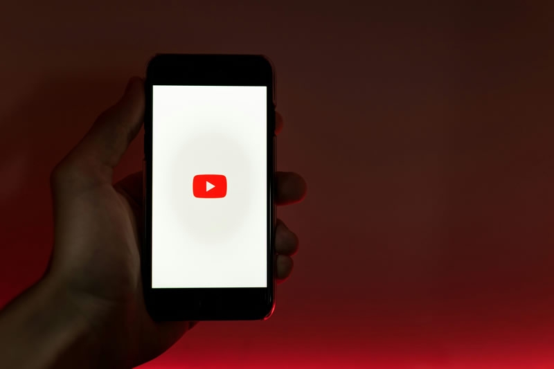 YouTube оставит ИИ-контент без монетизации — названы три категории видео, которые больше не будут приносить доход