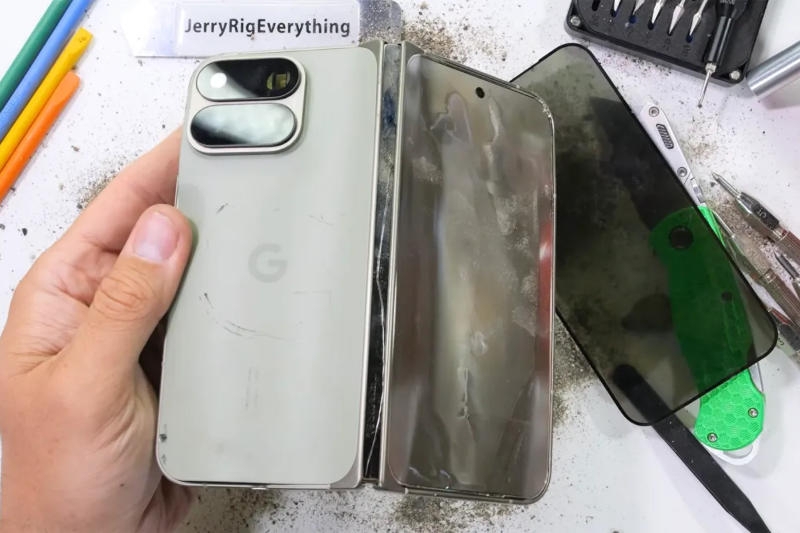 Google Pixel 11 Pro Fold не выдержал тест на экстремальный изгиб, но хотя бы не взорвался вслед за предшественником