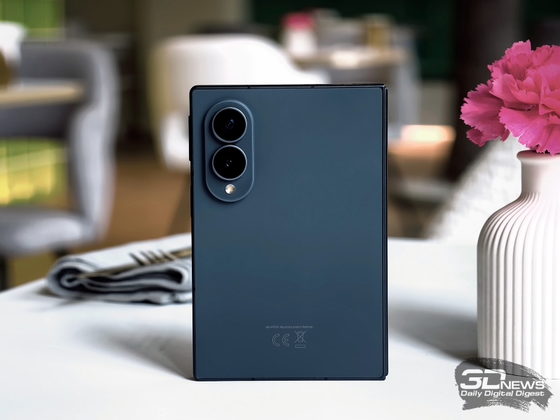 Обзор складного смартфона Samsung Galaxy Z Fold8, который делает подобные устройства более осмысленными