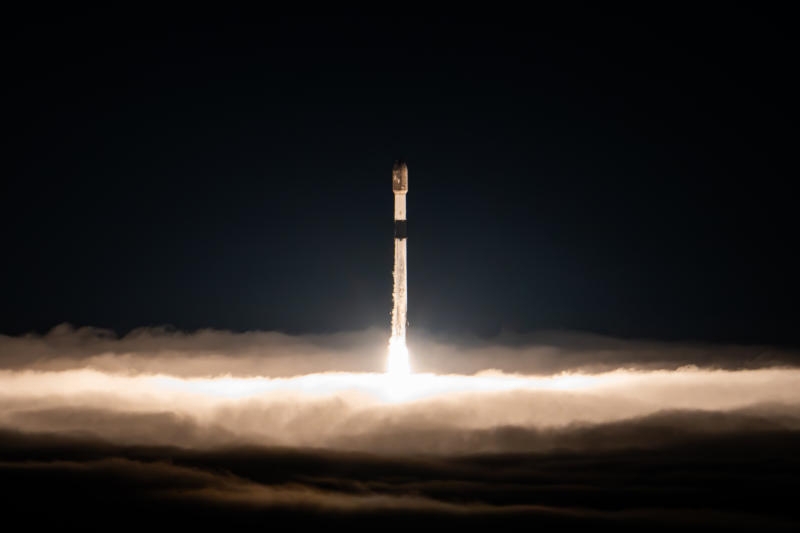 SpaceX в сотый раз запустила ракету Falcon в этом году — на орбиту доставлено ещё 27 спутников Starlink