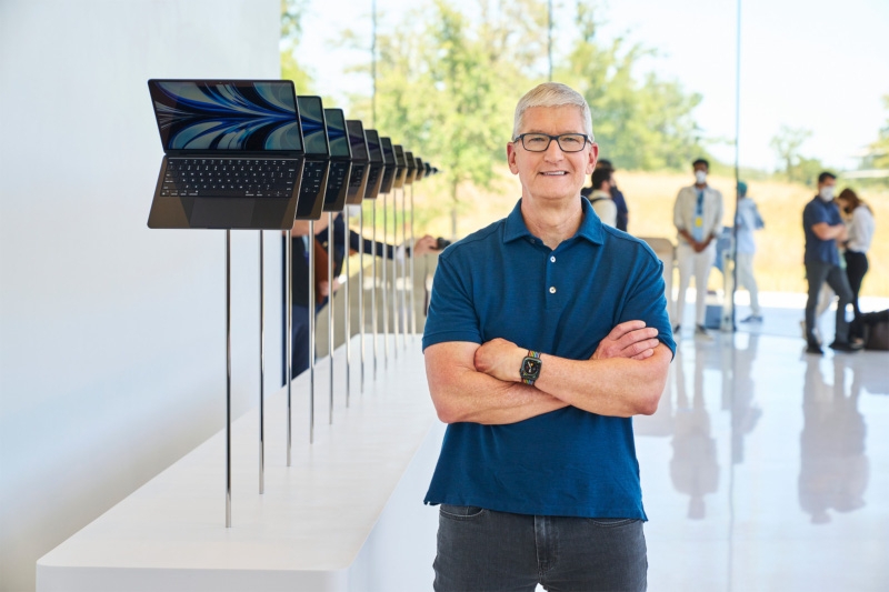 Тим Кук намекнул на платную подписку Apple для активных пользователей ИИ