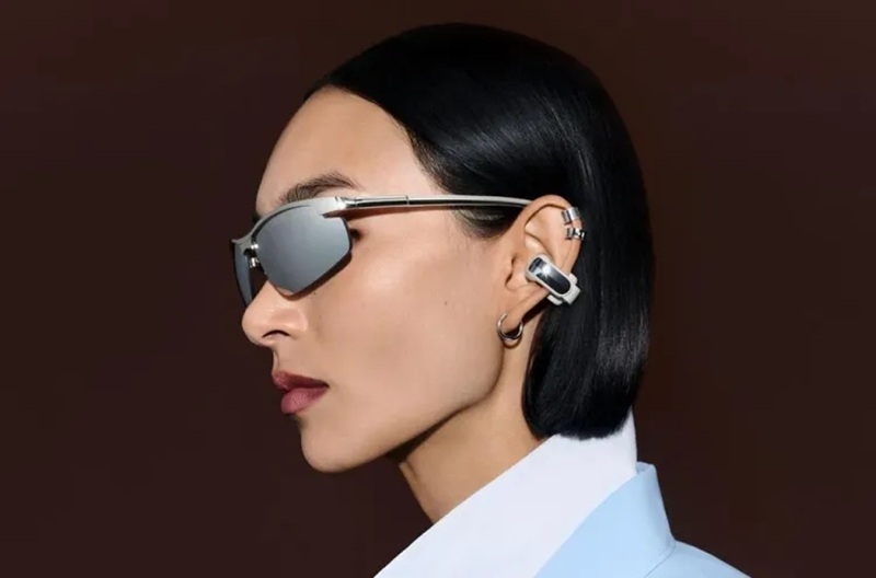 Bose представила беспроводные наушники-клипсы Ultra Open Earbuds 2-го поколения по цене $299, а также модель для спортсменов