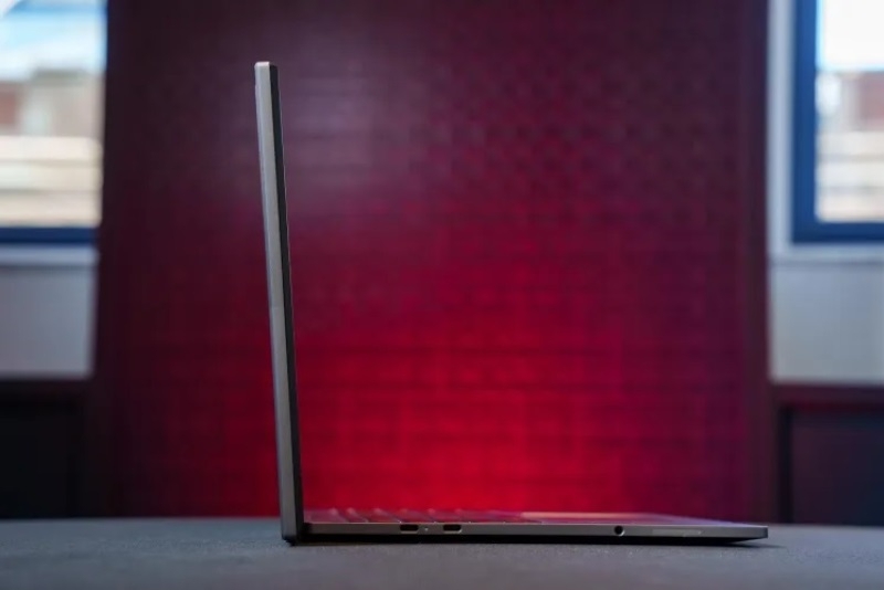 Lenovo показала 14-дюймовый ноутбук, экран которого расширяется до 17 дюймов