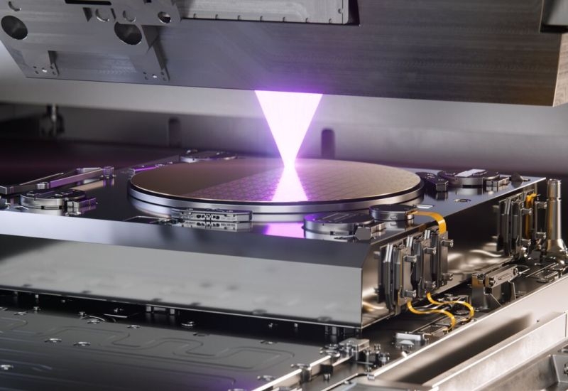 Поставщик оптики для ASML согласен, что китайское EUV-оборудование для производства чипов будет готово не ранее чем через 15 лет