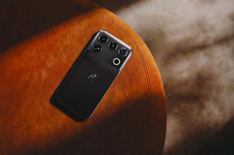 Представлен Motorola Signature 27 — первый смартфон на чипе Snapdragon 8 Elite Extreme Gen 6