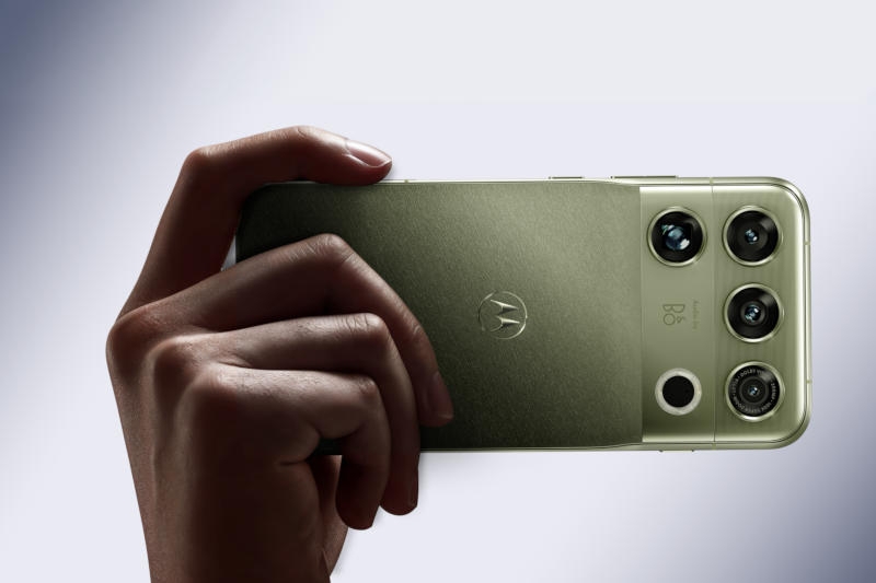 Представлен Motorola Signature 27 — первый смартфон на чипе Snapdragon 8 Elite Extreme Gen 6