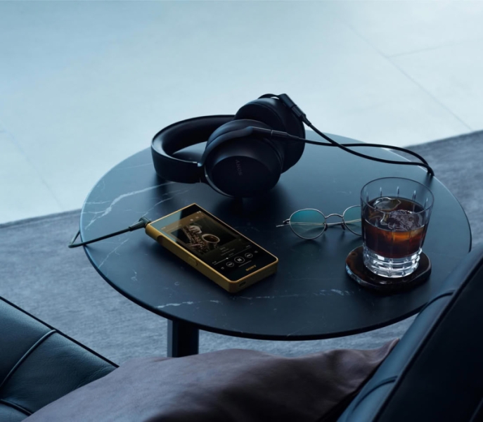 Sony выпустила позолоченный Walkman за $5900 — и объяснила, что золото тут не для красоты