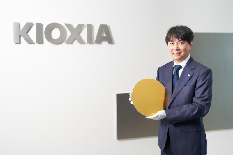 Акции Kioxia показали рекордную динамику из-за высокого спроса на чипы памяти