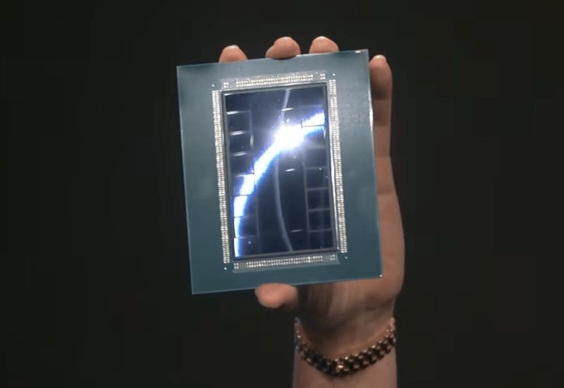 AMD показала «голый» процессор EPYC Venice с прогрессивной компоновкой кристаллов на Zen 6