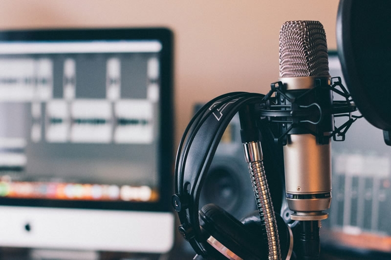 Apple бросила вызов YouTube и Spotify, кардинально обновив &laquo;Подкасты&raquo;
