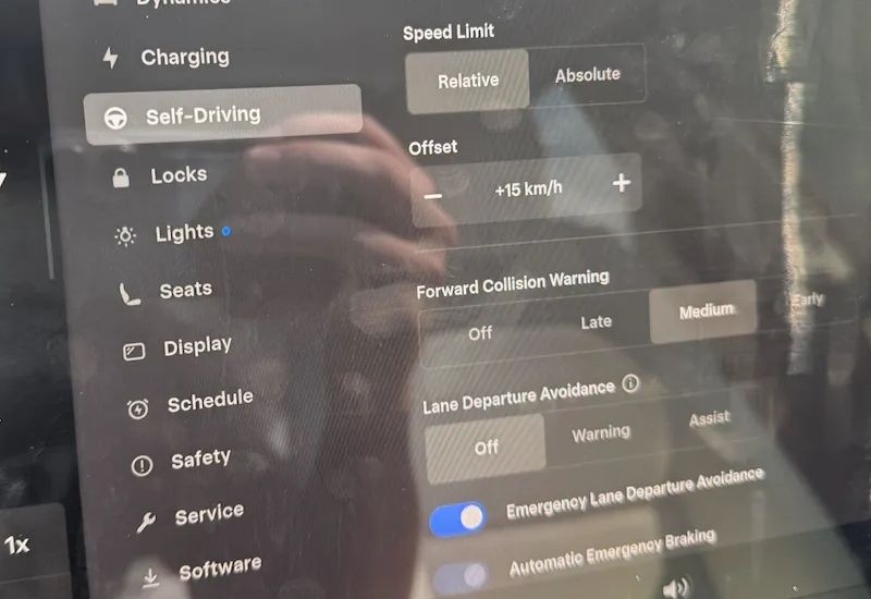 Горе от ума: с новыми версиями FSD электромобили Tesla стали чаще нарываться на штрафы
