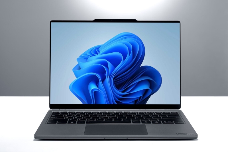 Lenovo представила концепт модульного ноутбука ThinkBook Modular AI PC с парой экранов и отсоединяемой клавиатурой