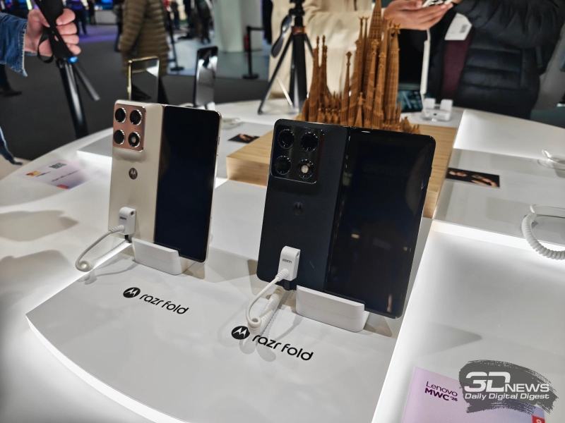 Motorola продемонстрировала складной смартфон Razr Fold