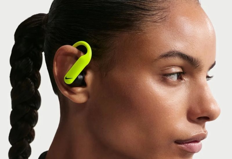 Nike и Apple выпустили особую версию наушников Powerbeats Pro 2