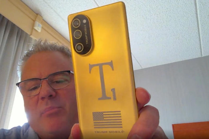 Trump Mobile T1 Phone оказался подозрительно похож на HTC U24 Pro