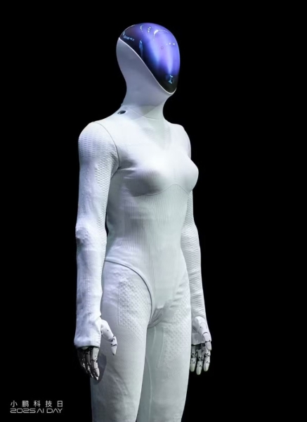 Xpeng представила самого человекоподобного робота Iron — в мужской и женской версиях